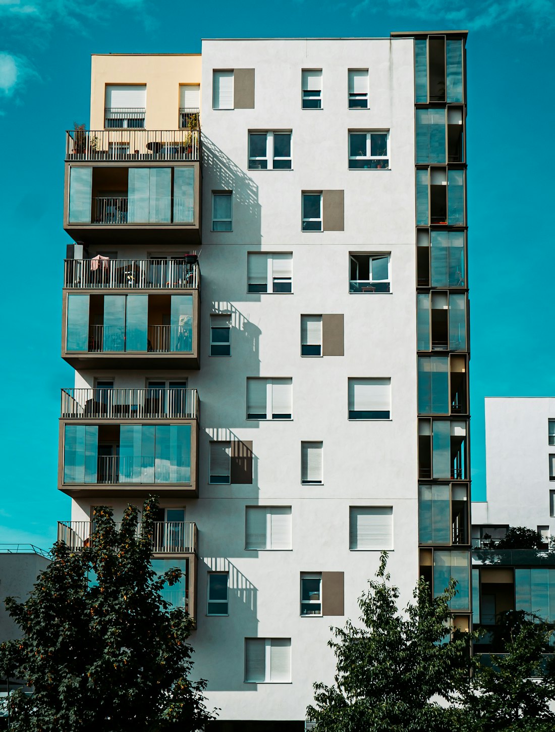 Modern residential facade (illustrative)